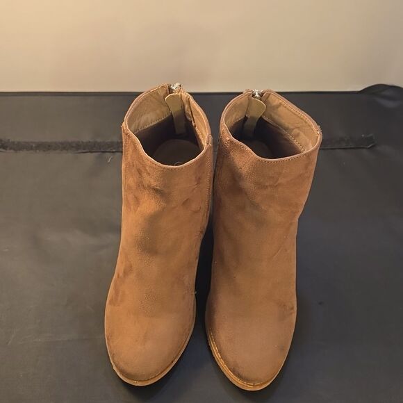 FOREVER BACK ZIPPER CLOSURE IN BOOTIES - Picture 3 of 14